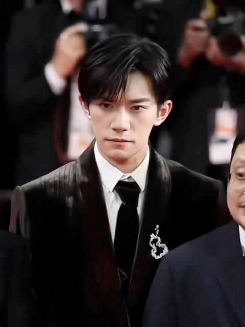 回国加速器资讯 易烊千玺冲击影史纪录!若获奖将超越刘烨,这些细节值得关注