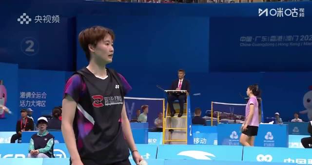 海外看电影地区限制 全运羽毛球焦点战陈雨菲力克何冰娇,两局鏖战展现女单巅峰对决