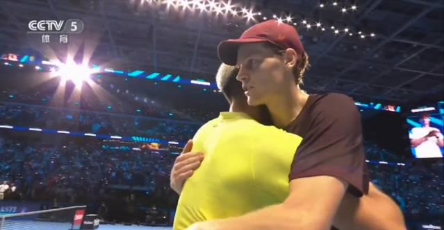 海外看电影地区限制 辛纳卫冕ATP总决赛!连续两年未丢一盘夺冠,他是怎么做到的?