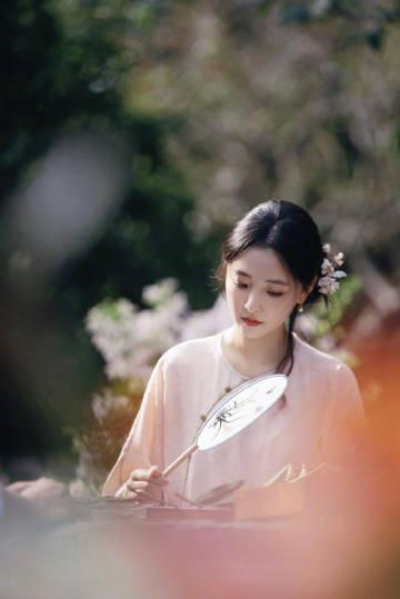 回国加速器资讯 3步解锁东方韵味穿搭!吴倩新中式风教你穿出高级感